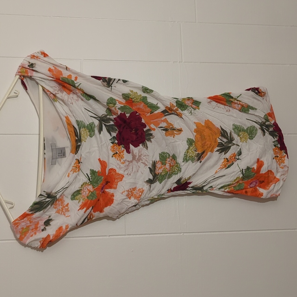 Floral pattern sleeveless top